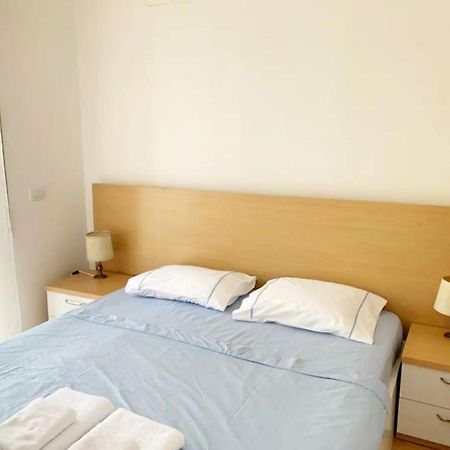 Beautiful And Lovely Apartment Tirana Esterno foto