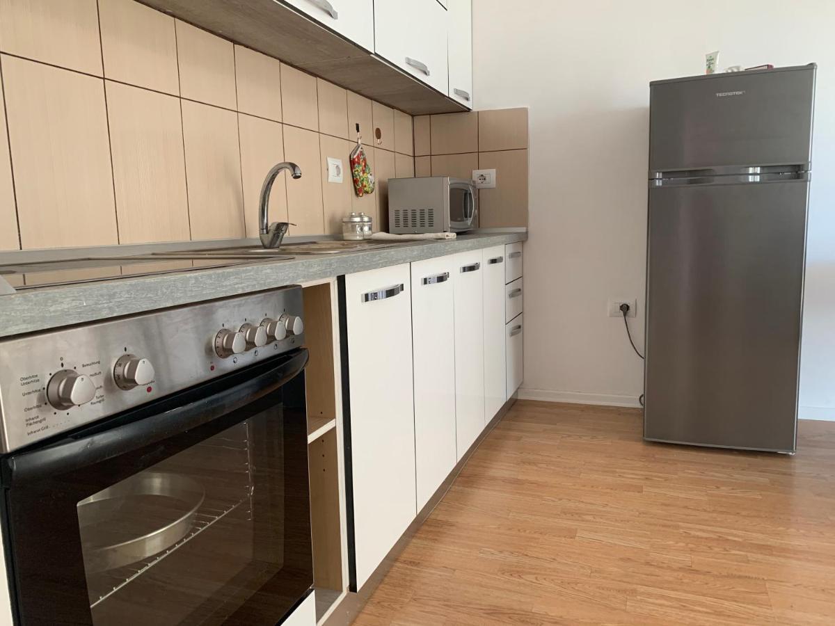Beautiful And Lovely Apartment Tirana Esterno foto
