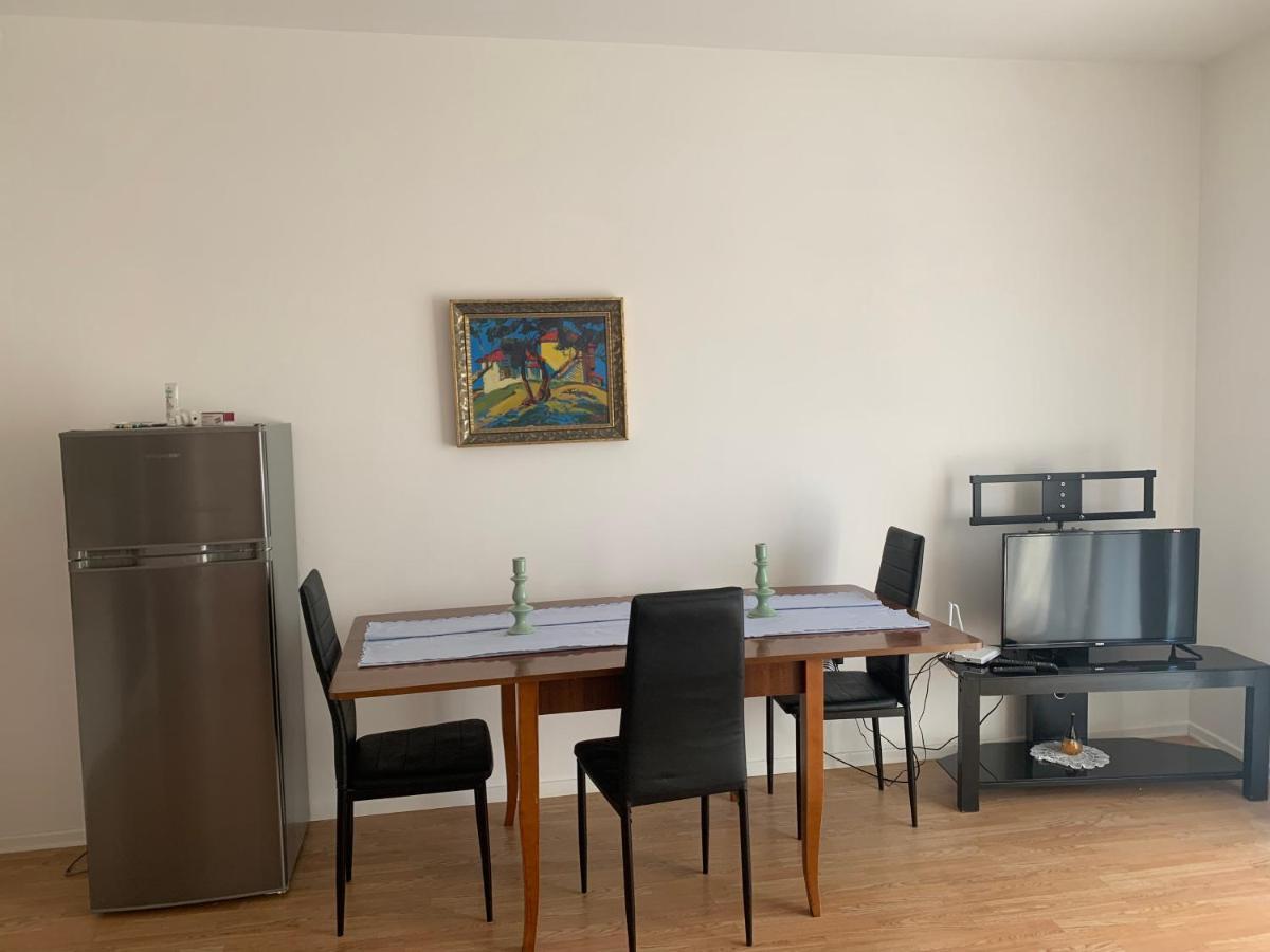 Beautiful And Lovely Apartment Tirana Esterno foto